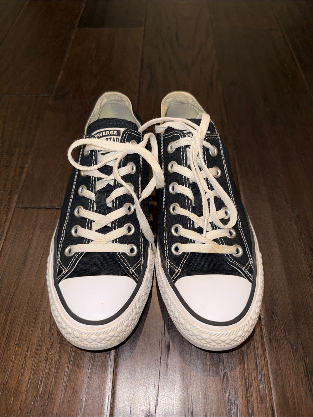 Converse Women’s Low Top Sneakers in Black and Whites size 8